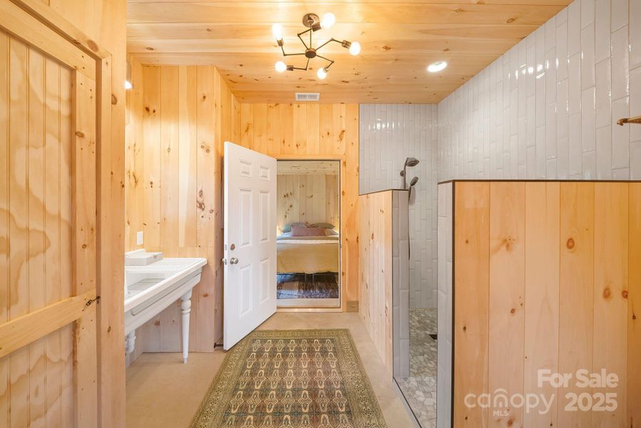 Image 42 of a home in .