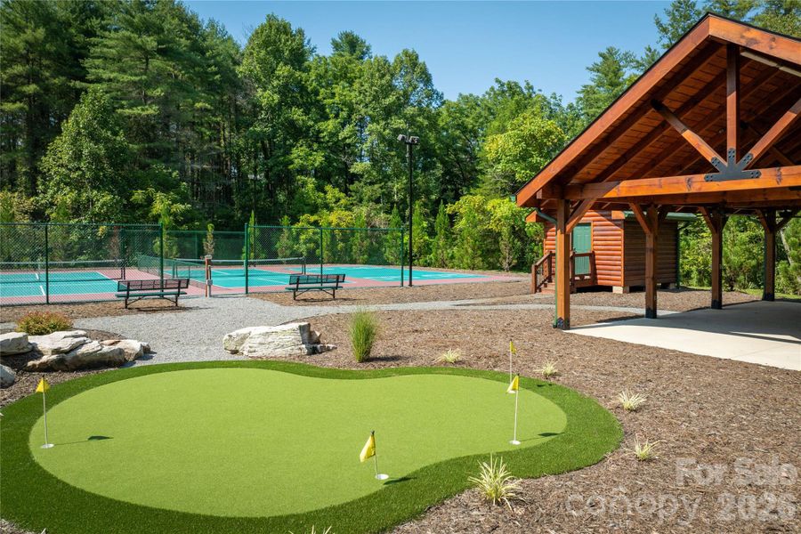 Community amenities in , Lenoir (Image 25). Community amenities in , Lenoir (Image 25).