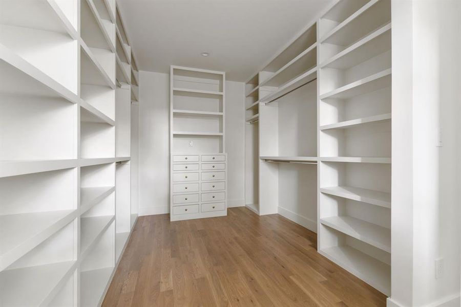 Spacious, unfurnished interior of a new home in , Dallas (Image 24).