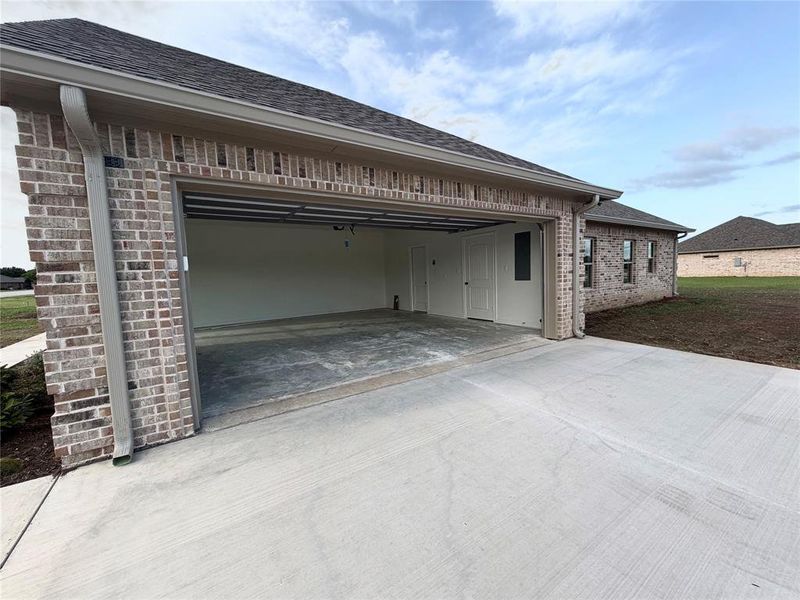 Exterior details and patio area of a home in , Lindsay (Image 3).