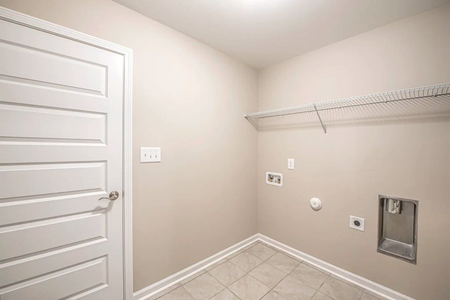 Representative unfurnished interior of a home built from the Bayhill A by JC Jackson Homes,LLC in Heritage Pointe, Newport (Image 20).
