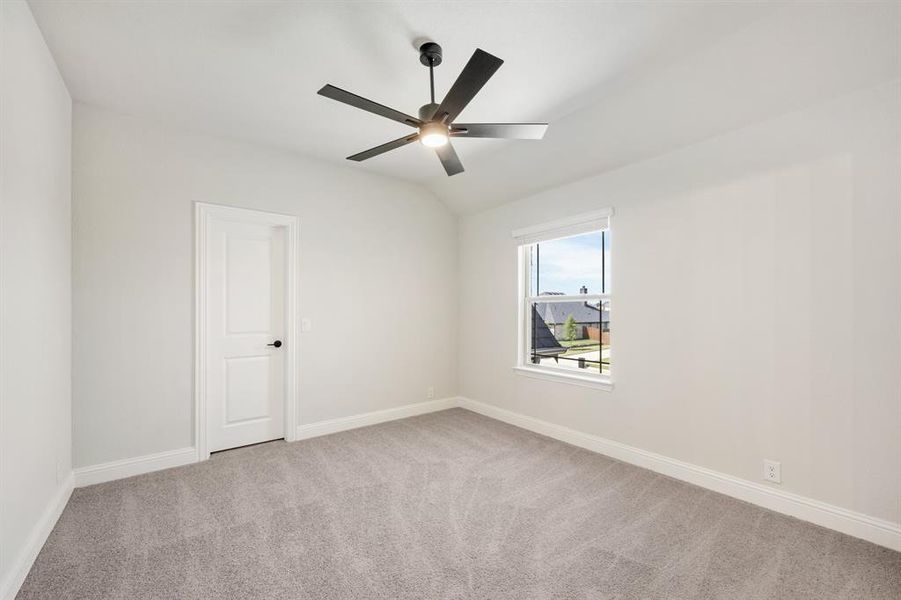 Spacious, unfurnished interior of a new home in Ridgepoint, Midlothian (Image 35).