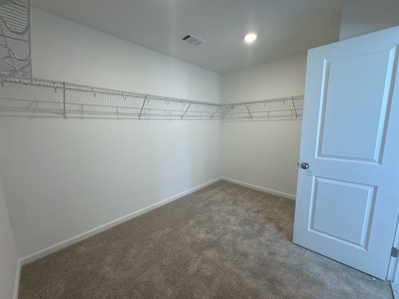 Spacious, unfurnished interior of a new home in Crawford Creek, Grovetown (Image 28).