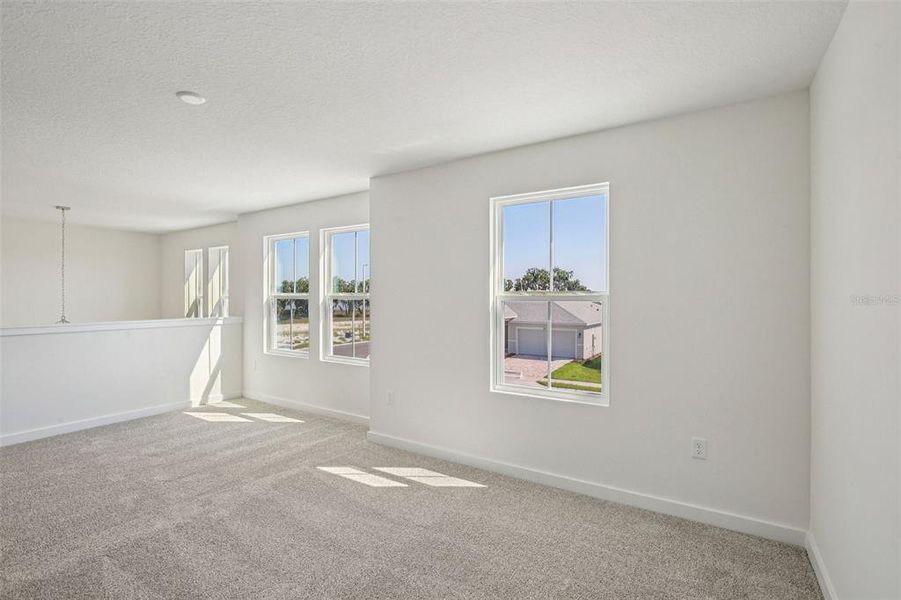 Spacious, unfurnished interior of a new home in Willowbrook North, Winter Haven (Image 35).