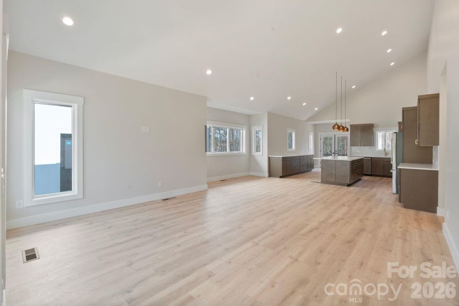 Spacious, unfurnished interior of a new home in , Hickory (Image 26).