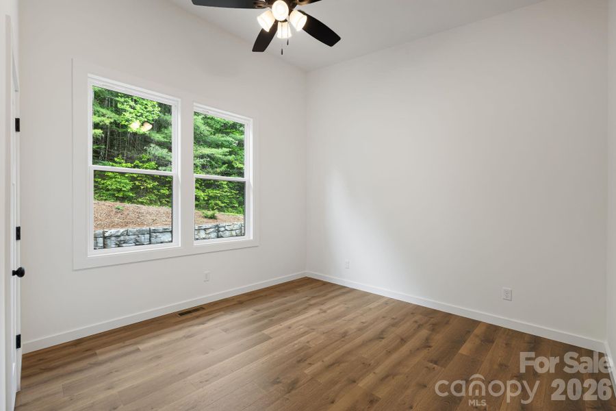 Spacious, unfurnished interior of a new home in , Leicester (Image 14).