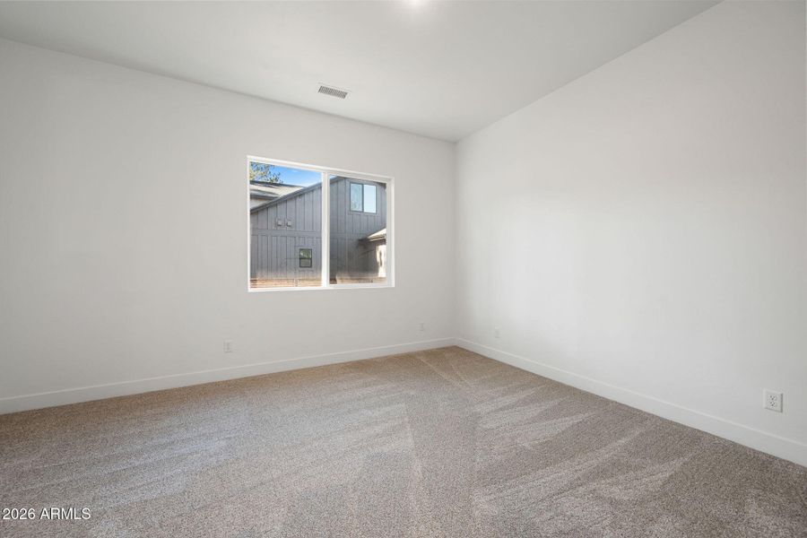 29-Primary Bedroom (1)