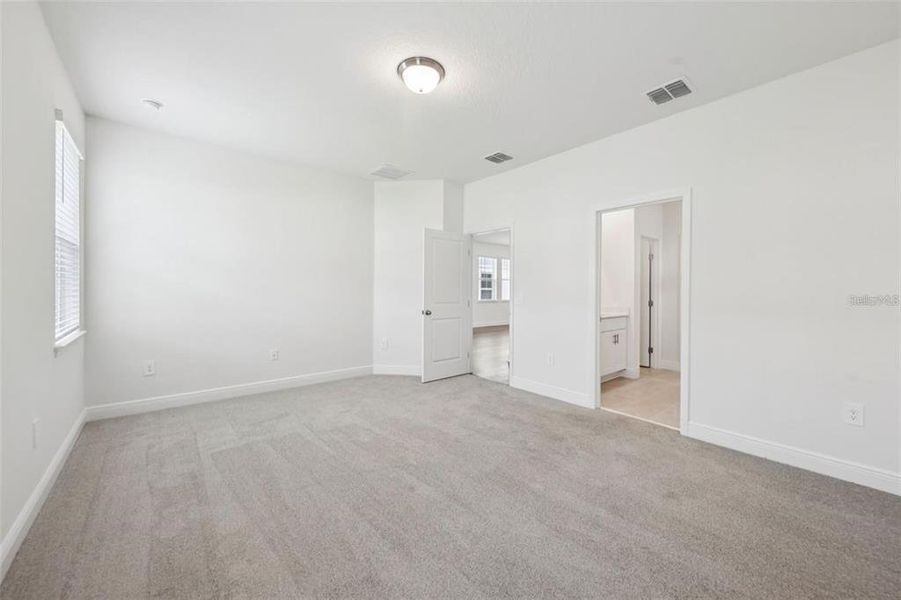 Spacious, unfurnished interior of a new home in Cyrene at Minneola, Minneola (Image 32).