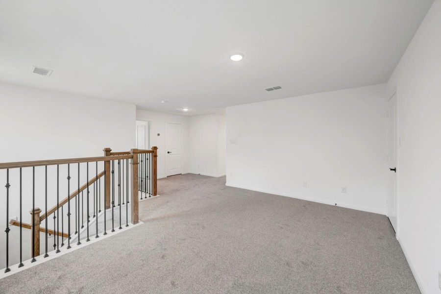 Spacious, unfurnished interior of a new home in Beacon Point at Lago Mar 50’ Homesites, Texas City (Image 25).