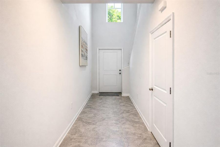 Spacious, unfurnished interior of a new home in , Eagle Lake (Image 23).