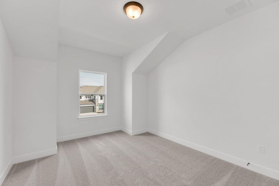 Spacious, unfurnished interior of a new home in Santa Rita Ranch - 60', Liberty Hill (Image 17).