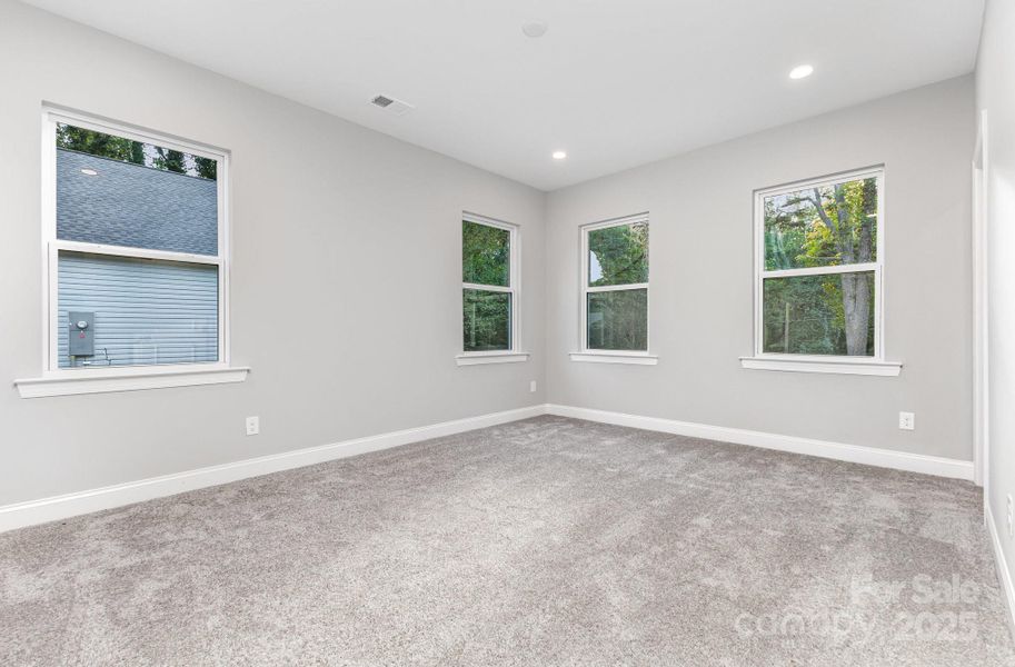 Spacious, unfurnished interior of a new home in , Gastonia (Image 18).