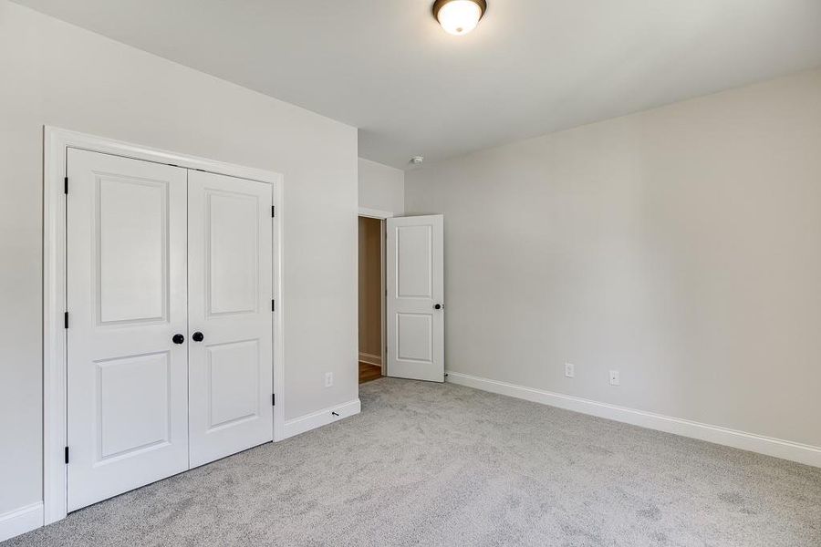 Spacious, unfurnished interior of a new home in , Jefferson (Image 18).