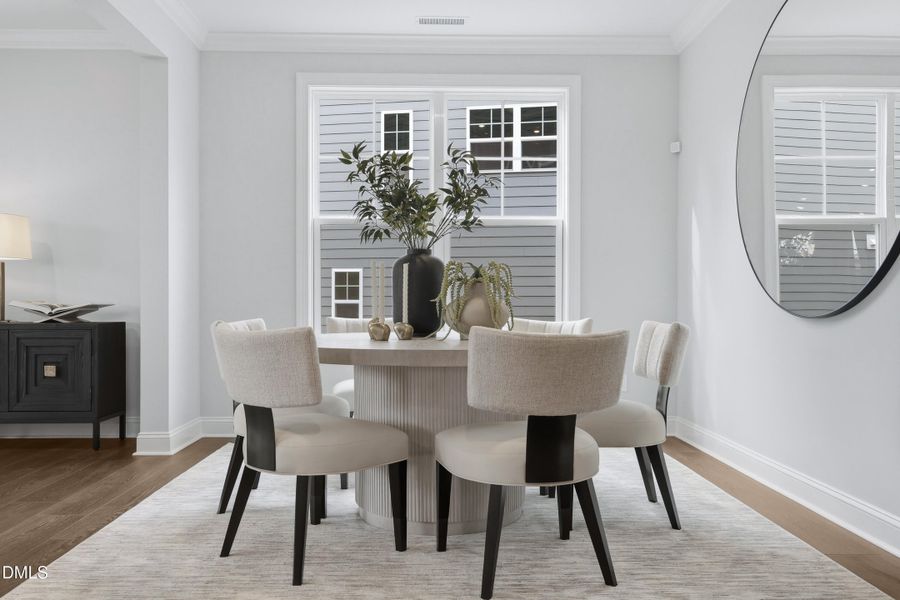 SUN_ShawRidge_Pic_EastmanIII_QMI_3_Dinin