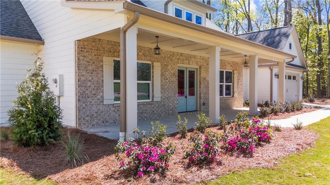 Exterior details and patio area of a home in , Gainesville (Image 27).