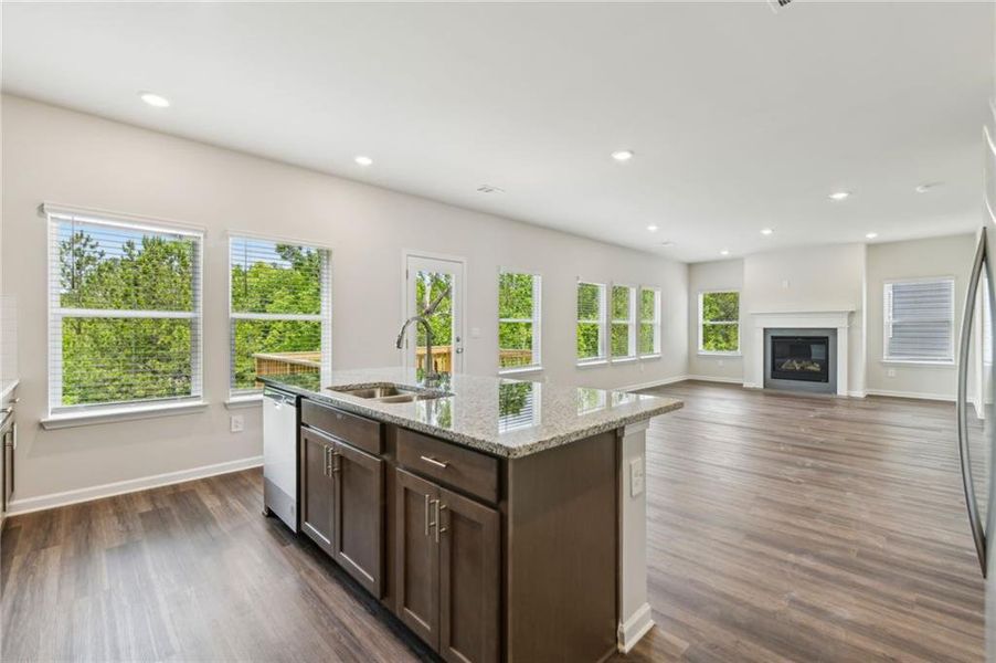 Furnished interior view inside a new home in Ivey Township, Dallas (Image 13).
