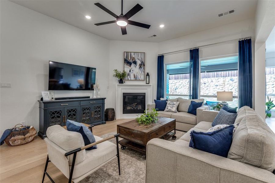 Furnished interior view inside a new home in Reunion 60s, Rhome (Image 15).