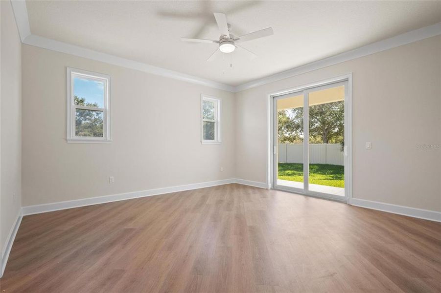 Spacious, unfurnished interior of a new home in , Tarpon Springs (Image 16).