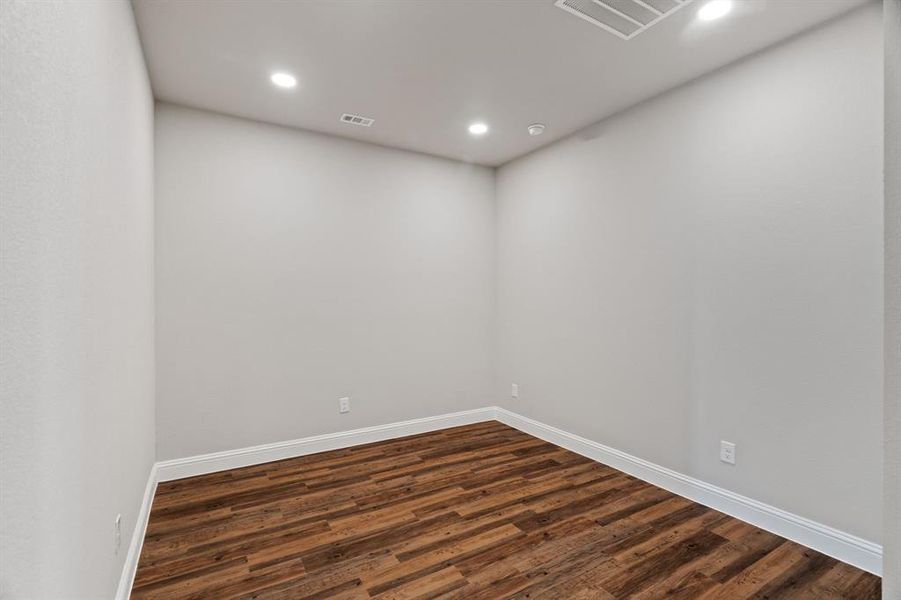 Photos shown may not represent the specific unit.