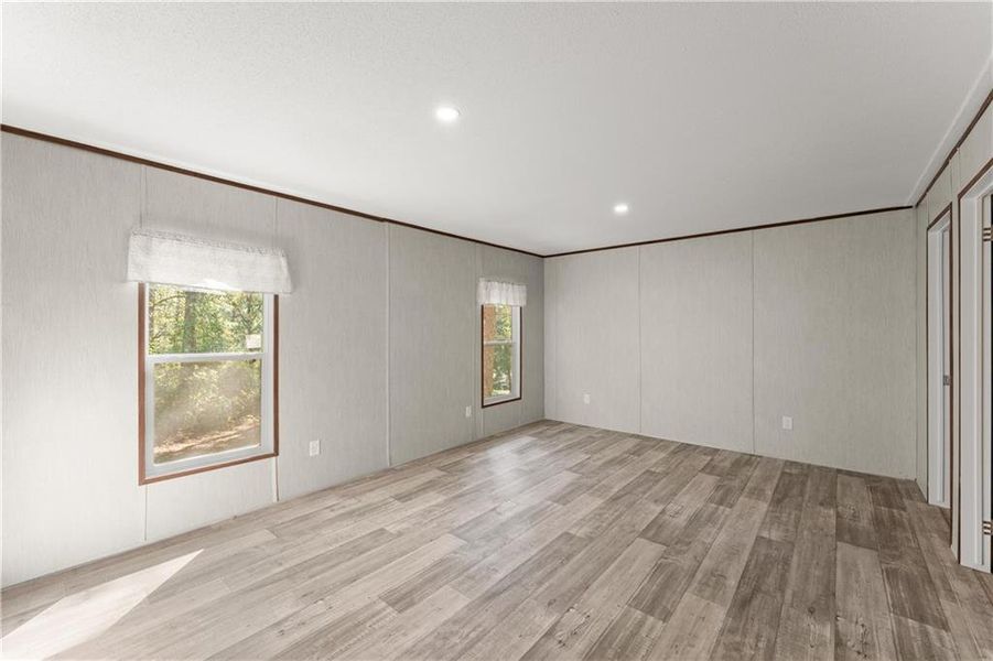 Spacious, unfurnished interior of a new home in , Acworth (Image 17).