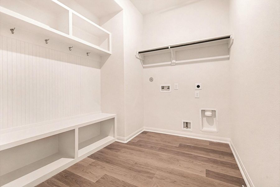 Spacious, unfurnished interior of a new home in Oakwood Ranch, Willis (Image 33).