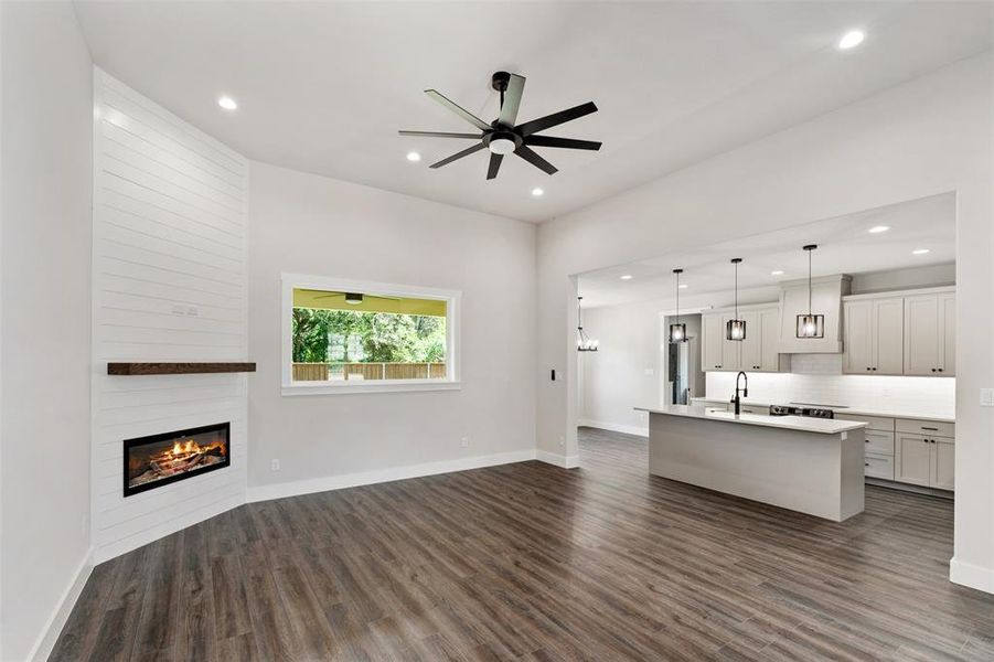 Spacious, unfurnished interior of a new home in , Mabank (Image 21).