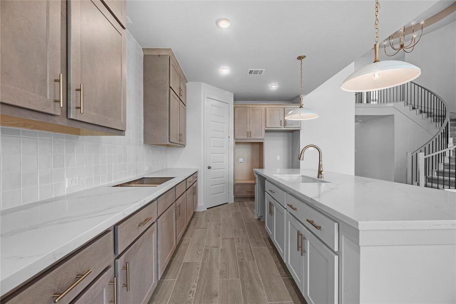 Representative image. Features, selections and colors may vary.