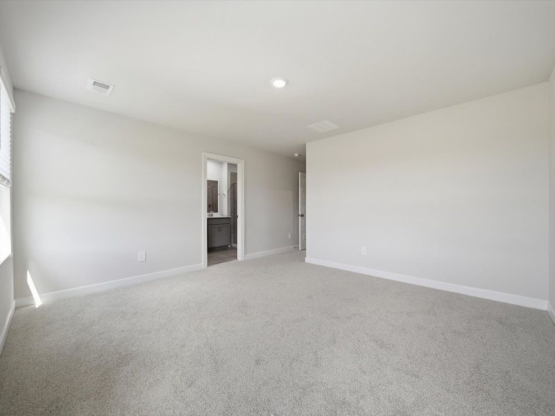 Spacious, unfurnished interior of a new home in Northbrook Village Townes, Taylors (Image 13).