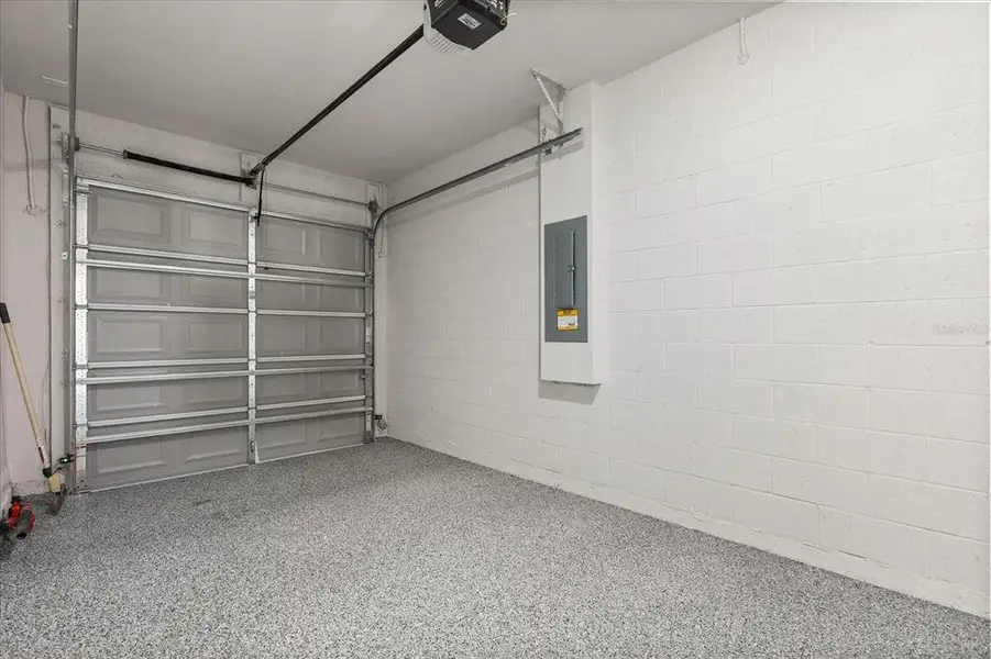 Spacious, unfurnished interior of a new home in , Kissimmee (Image 14).