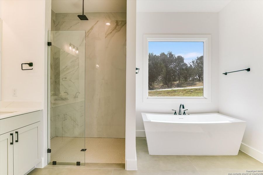 Furnished interior view inside a new home in , Horseshoe Bay (Image 7).