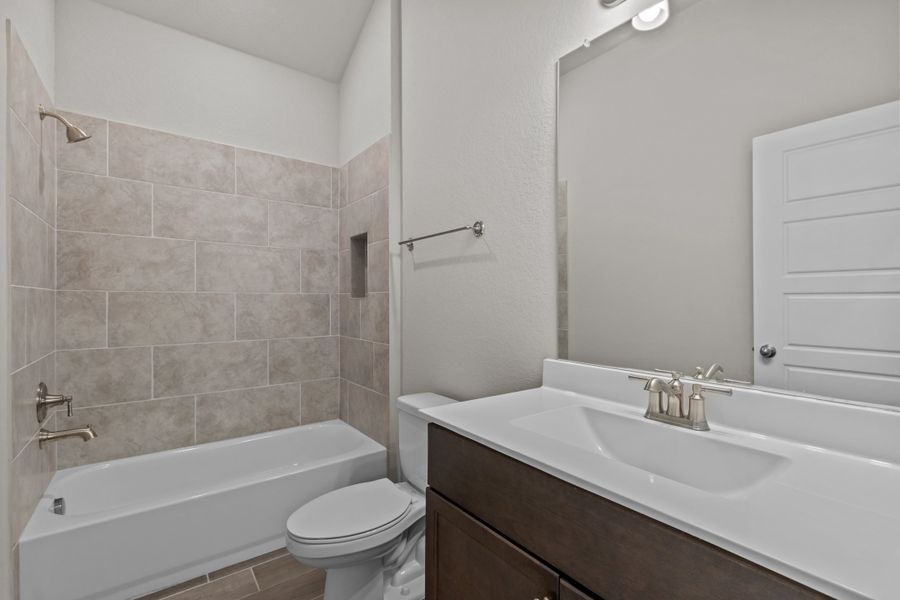 Representative furnished interior of a home built from the Sierra by Beazer Homes in Comanche Ridge, San Antonio (Image 9).