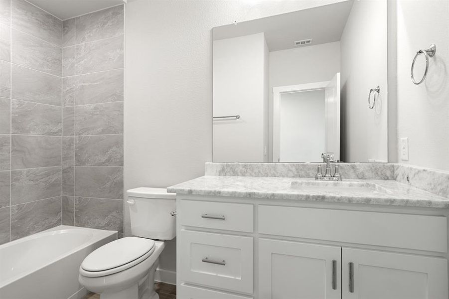 025-1212Armstrong-TheColony-TX-75056-Bathroom2.jpg-FULL 025-1212Armstrong-TheColony-TX-75056-Bathroom2.jpg-FULL