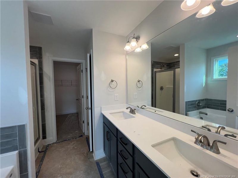 Photo 18 Photo 18