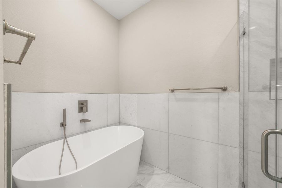 interior - master bathroom 5