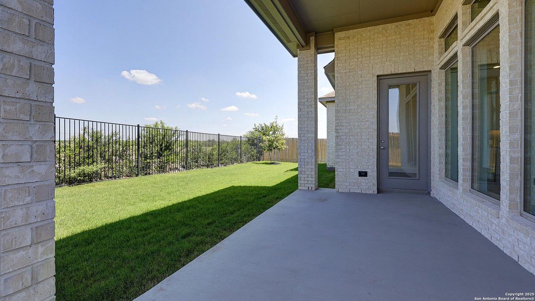 Exterior details and patio area of a home in Haby Hill 60', San Antonio (Image 21).