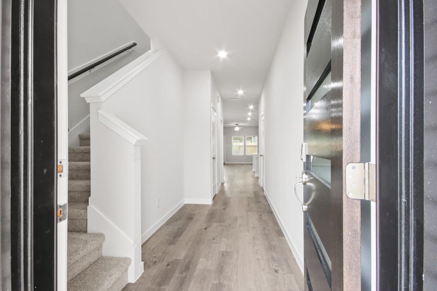 Spacious, unfurnished interior of a new home in Lakes at Black Oak, Magnolia (Image 21).