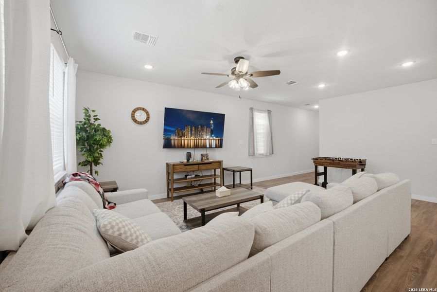 Furnished interior view inside a new home in Senna, San Antonio (Image 16).