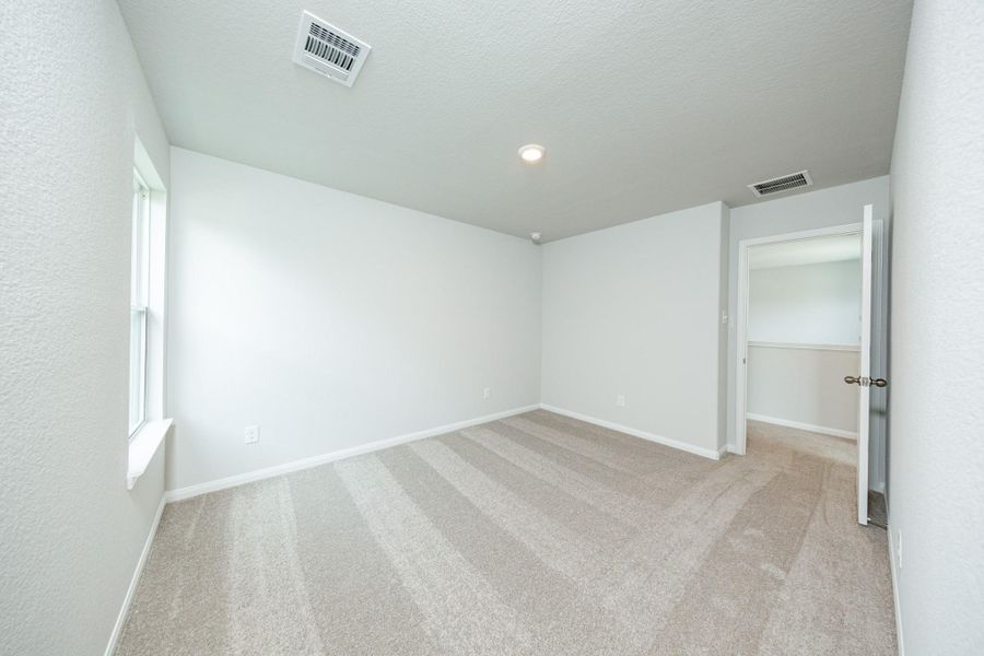 Spacious, unfurnished interior of a new home in Cliffstone Hills, Conroe (Image 8). Spacious, unfurnished interior of a new home in Cliffstone Hills, Conroe (Image 8).