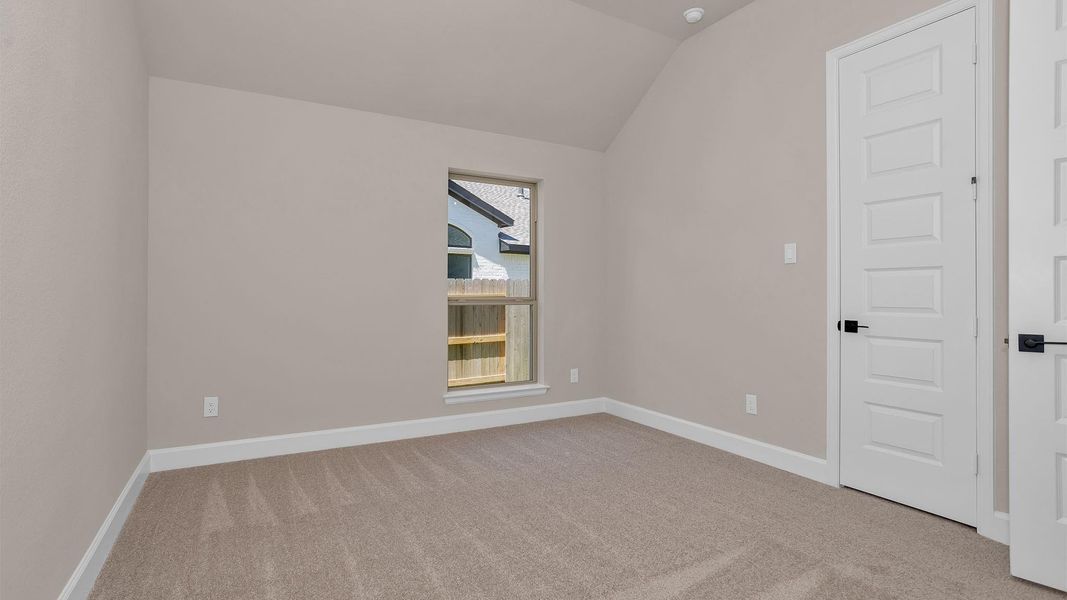 Spacious, unfurnished interior of a new home in Valencia, Manvel (Image 12).