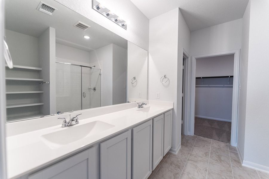 Furnished interior view inside a new home in Mesa Vista, San Antonio (Image 6).