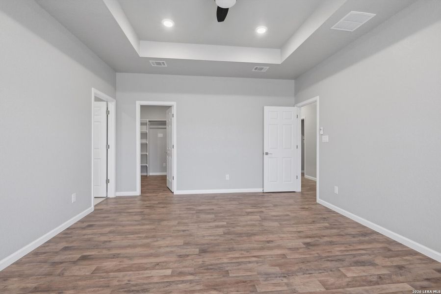 Spacious, unfurnished interior of a new home in , San Antonio (Image 23).