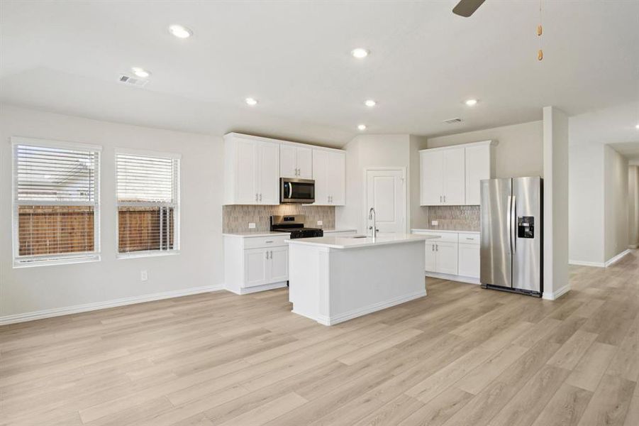 Photo is not of the actual home, but is an inspirational photo of builder’s model home and may depict options, furnishings, and/or decorator features that are not included. Photo is not of the actual home, but is an inspirational photo of builder’s model home and may depict options, furnishings, and/or decorator features that are not included.
