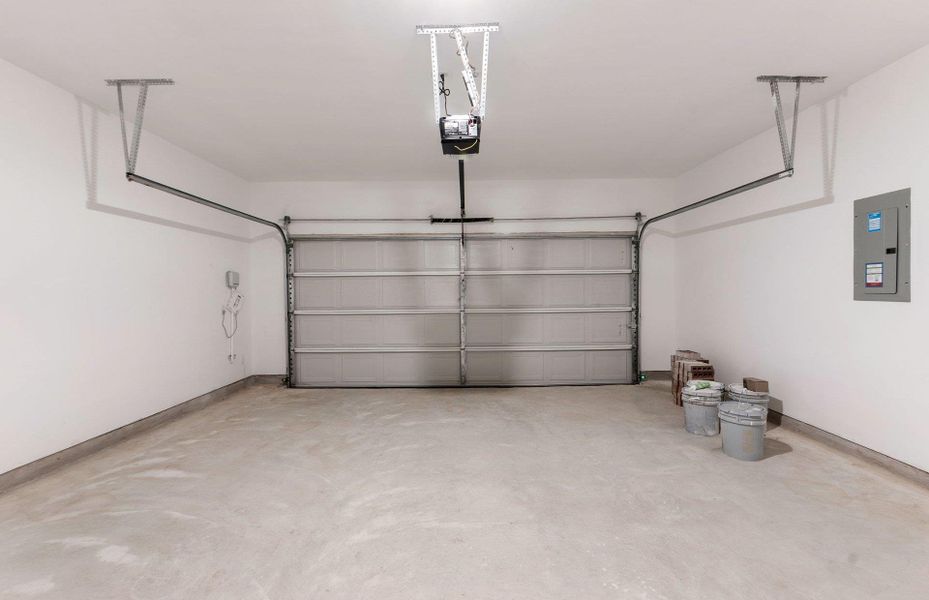 Furnished interior view inside a new home in Horizon Lake, Leander (Image 14). Furnished interior view inside a new home in Horizon Lake, Leander (Image 14).