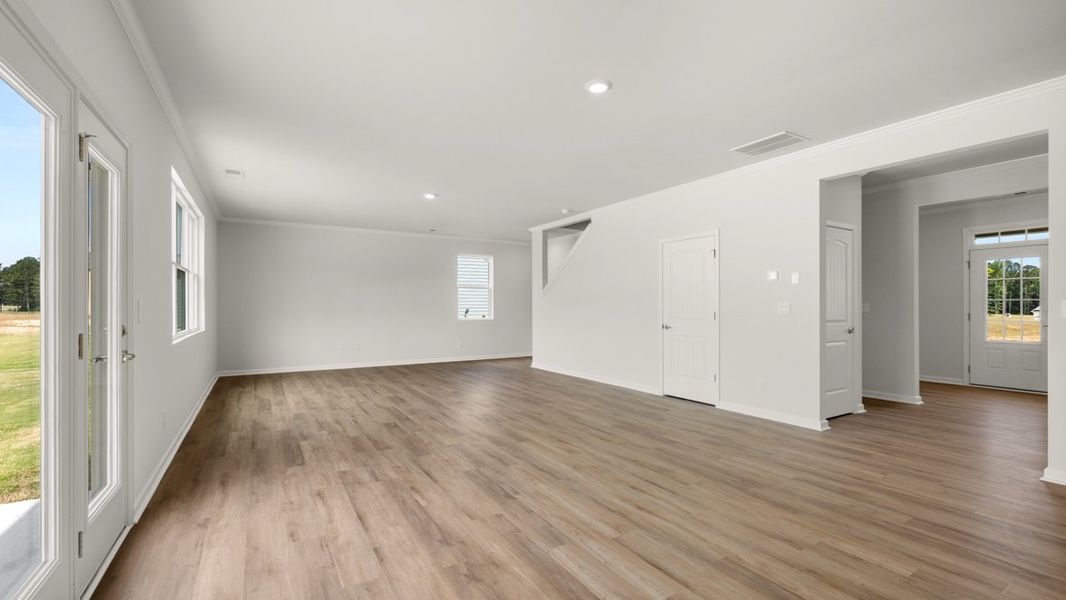 Representative unfurnished interior of a home built from the Green by D.R. Horton in Fairway 17 at Mirror Lake, Villa Rica (Image 32).