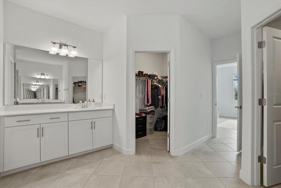 Furnished interior view inside a new home in , Englewood (Image 28).