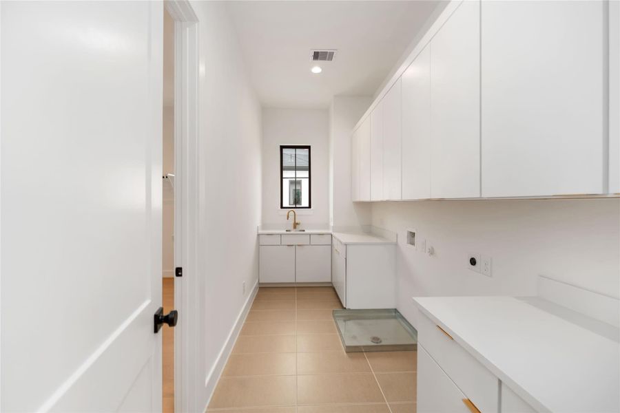 Furnished interior view inside a new home in , Houston (Image 17).