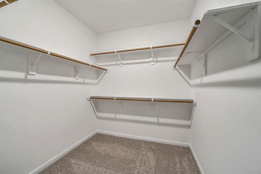 Spacious, unfurnished interior of a new home in Anderson Lake, Houston (Image 25).