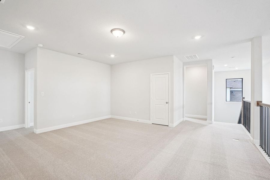 Spacious, unfurnished interior of a new home in Del Bello Lakes 60', Manvel (Image 23).