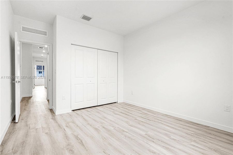 Spacious, unfurnished interior of a new home in , Miami (Image 75).