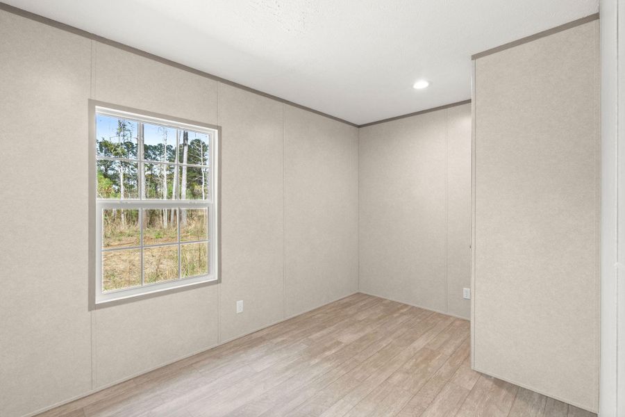 Spacious, unfurnished interior of a new home in , Summerville (Image 18).